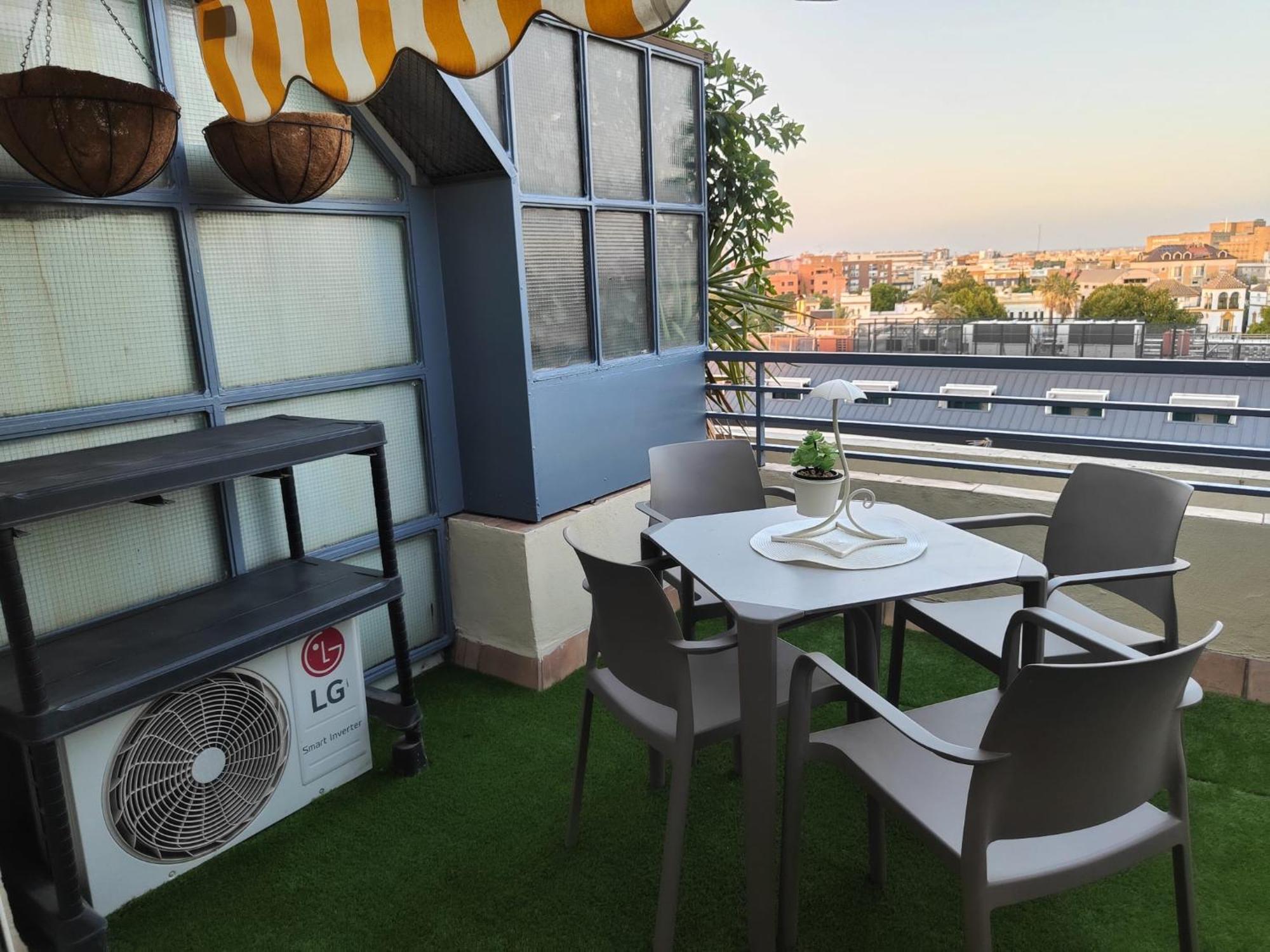Agradable Duplex Terraza Virgen Del Rocio Apartamento Sevilla